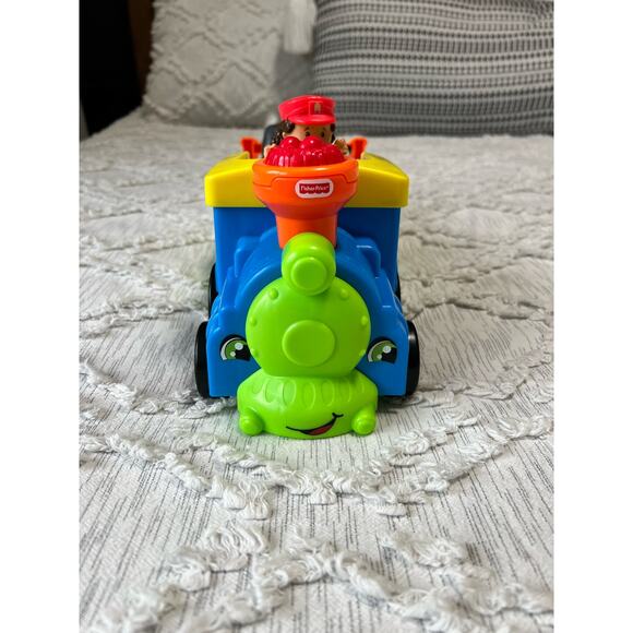 Fisher-Price Little People Choo-Choo Zoo Train with Music Sounds, 3 Figures - Picture 3 of 8